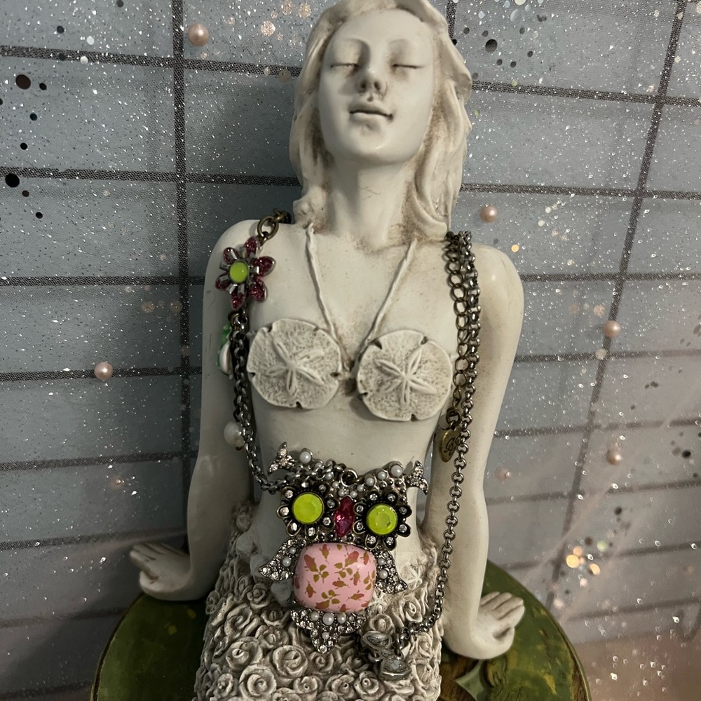 Necklace with pendent